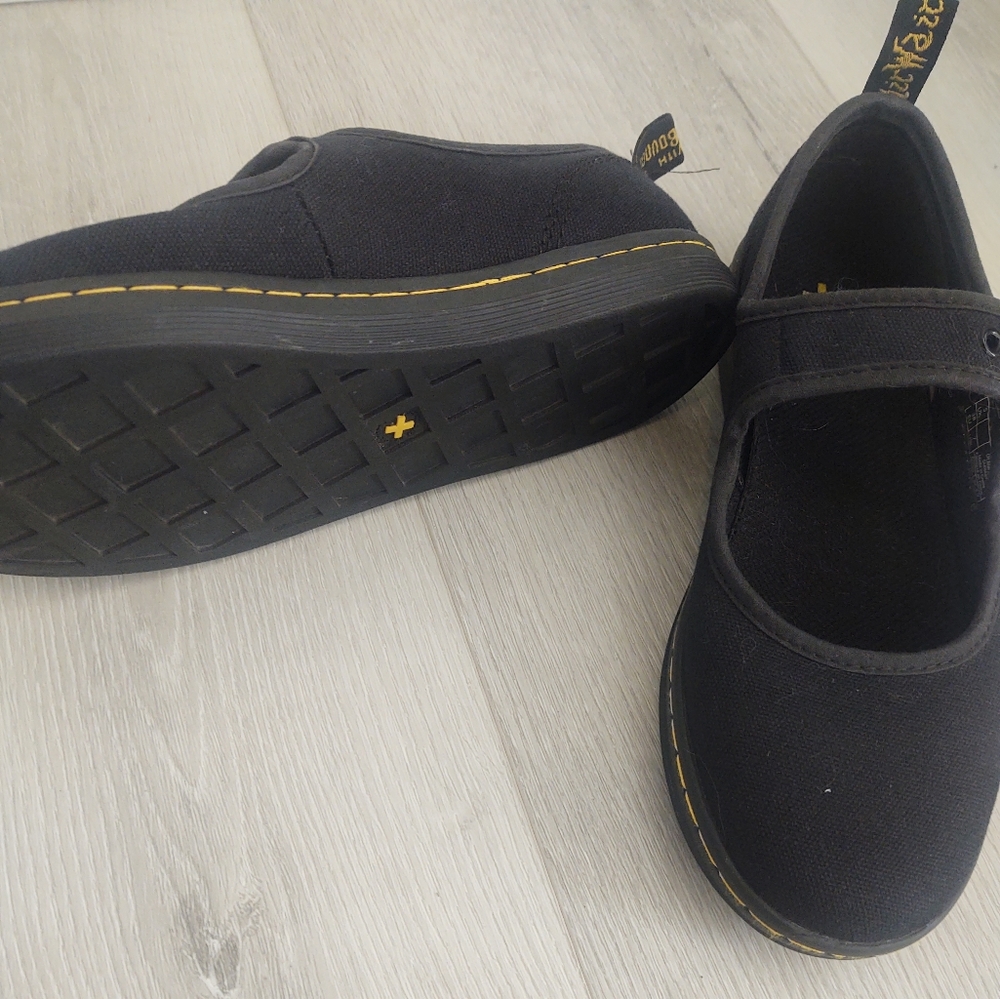 Women's doc martens black size 7 flat